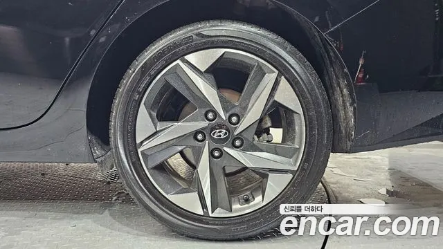 Hyundai AVANTE Avante (CN7) — Фото автомобиля 21