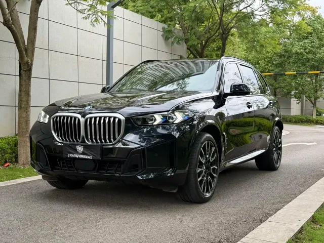 Фотография автомобиля — BMW X5