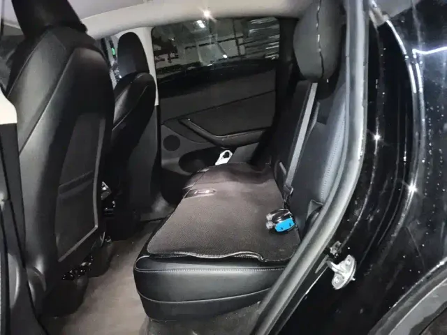 Tesla Model Y — Фото автомобиля 13