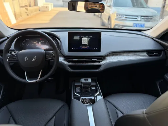 Hongqi E-QM5 — Фото автомобиля 8