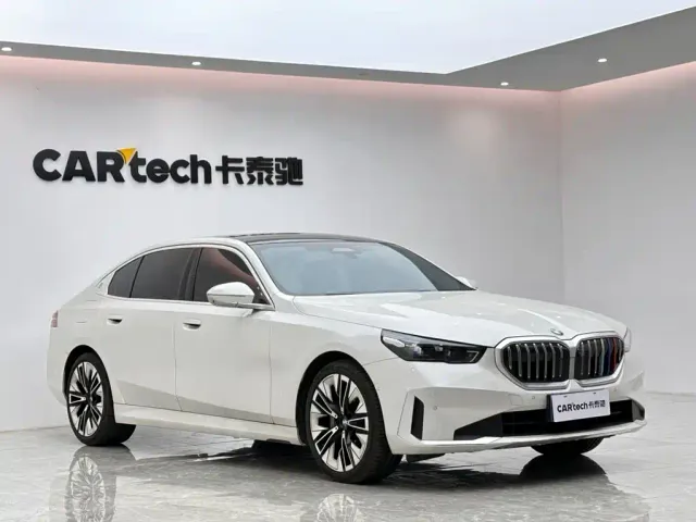 BMW 5 Series — Фото автомобиля 6