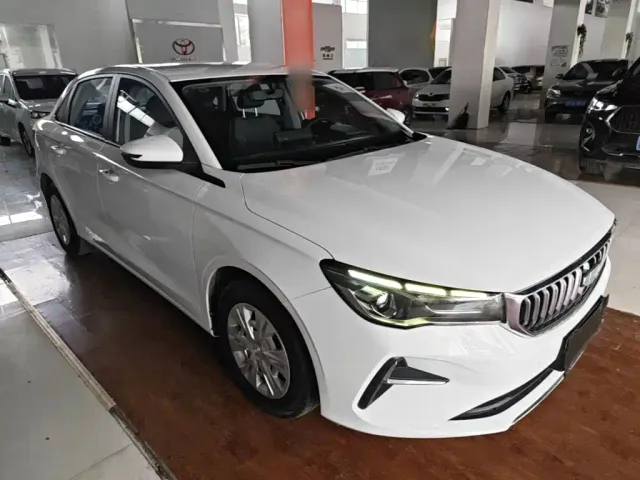 Geely Emgrand — Фото автомобиля 3
