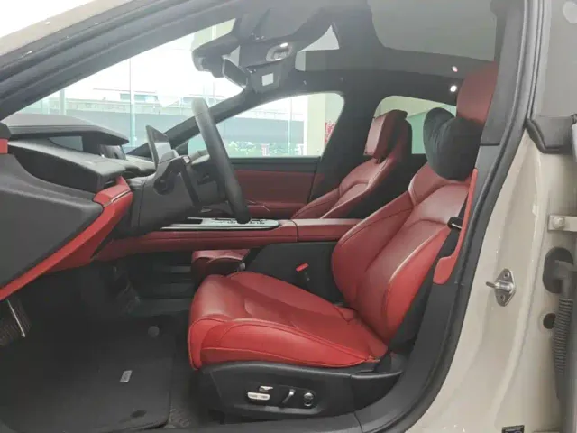 Xiaomi SU7 — Фото автомобиля 14