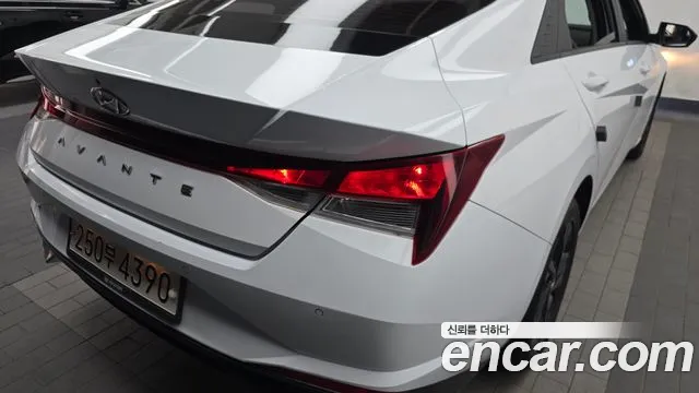 Hyundai AVANTE Avante (CN7) — Фото автомобиля 23