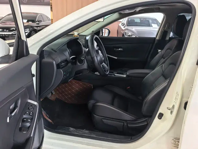 Nissan Sylphy — Фото автомобиля 4