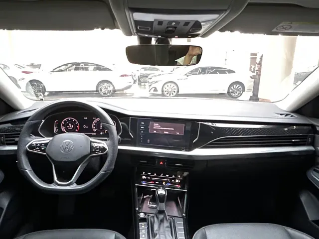 Volkswagen Passat — Фото автомобиля 16