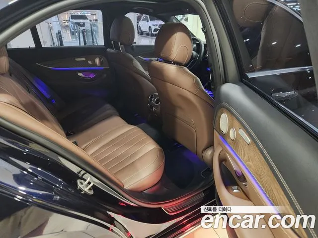 Mercedes-Benz E-Class W213 — Фото автомобиля 12
