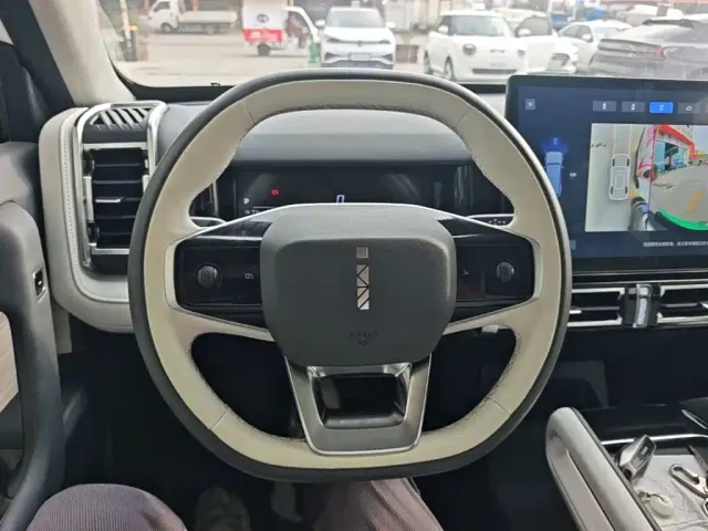 iCAR 03 — Фото автомобиля 10
