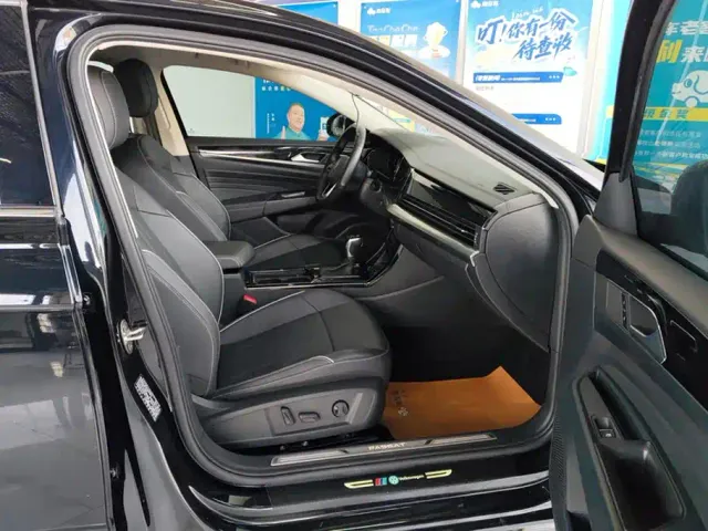 Volkswagen Passat — Фото автомобиля 8