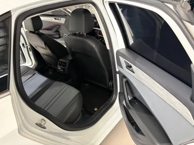 Volkswagen Sagitar — Фото автомобиля 9