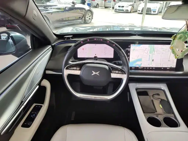 Xpeng P7 — Фото автомобиля 10
