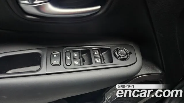 Jeep Renegade — Фото автомобиля 28