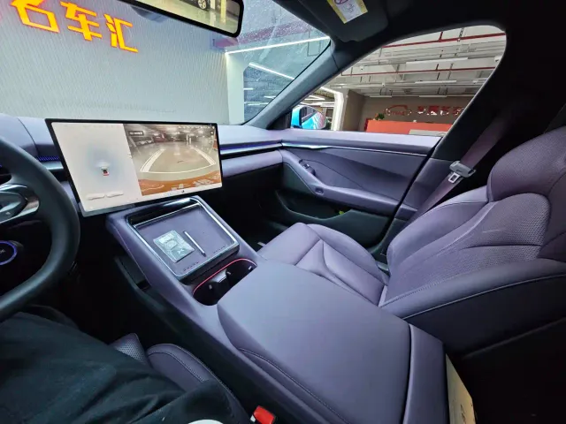 Xpeng P7 — Фото автомобиля 21