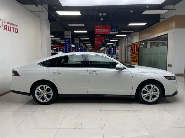 Honda Accord — Фото автомобиля 3