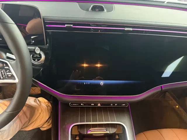 Mercedes-Benz E-Class — Фото автомобиля 8