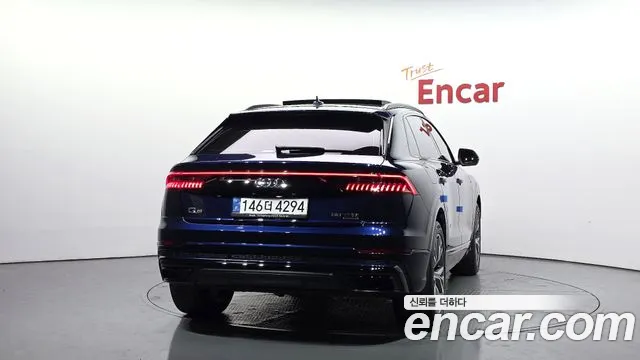 Audi Q8 55 TFSI quattro Premium — Фото автомобиля 4