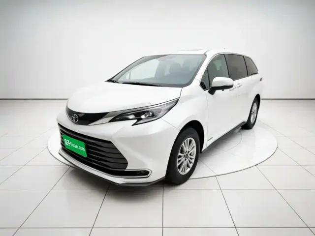 Фотография автомобиля — Toyota Sienna