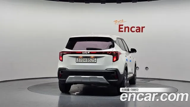 Kia Seltos New — Фото автомобиля 4