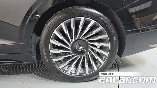 Hyundai Grandeur Grandeur (GN7) 2.5 Бензин 2WD — Фото автомобиля 18
