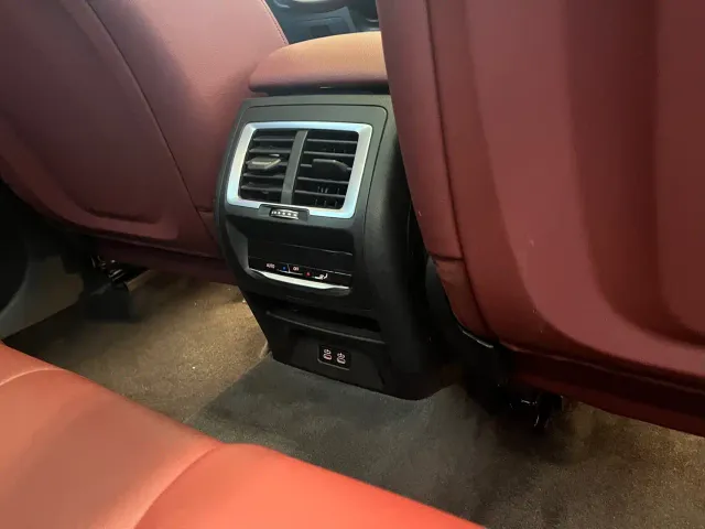 BMW iX3 — Фото автомобиля 11
