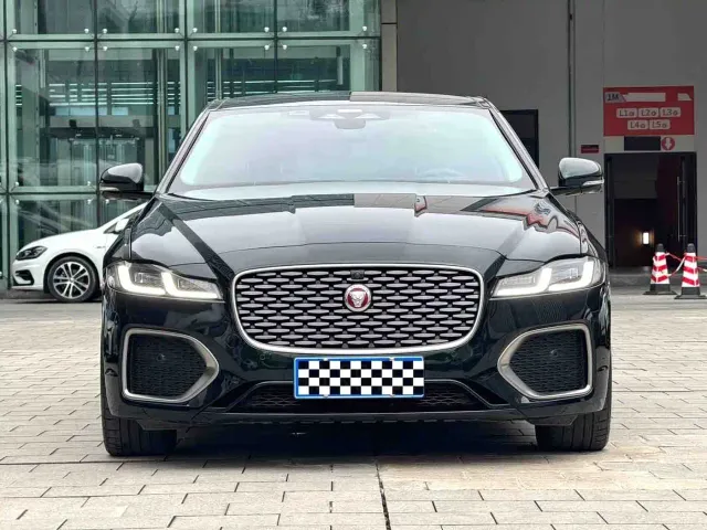 Jaguar XFL — Фото автомобиля 3