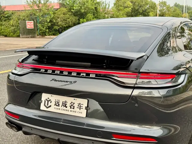 Porsche Panamera — Фото автомобиля 10