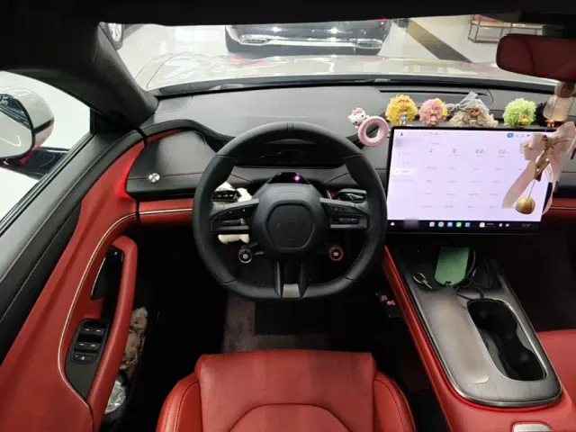 Xiaomi SU7 — Фото автомобиля 10