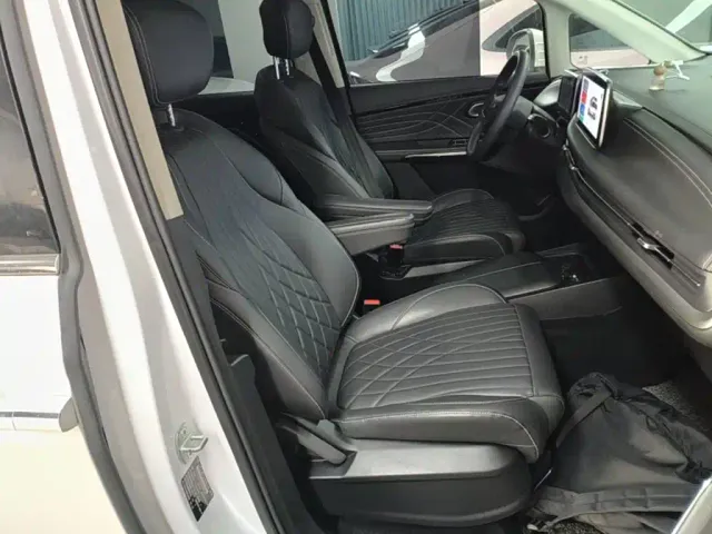Maxus Dajia 9 — Фото автомобиля 24