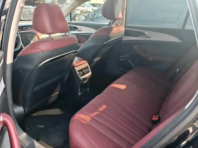 Hongqi H5 — Фото автомобиля 6