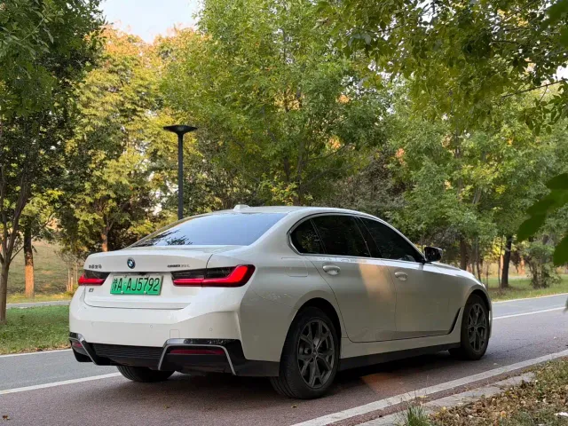BMW i3 — Фото автомобиля 9