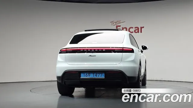 Porsche Macan Electric — Фото автомобиля 4
