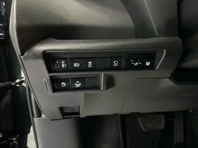 Toyota Sienna — Фото автомобиля 3