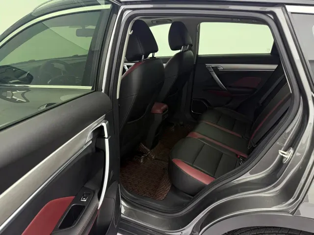 Geely Binyue — Фото автомобиля 12