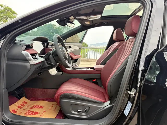 Hongqi H5 — Фото автомобиля 6