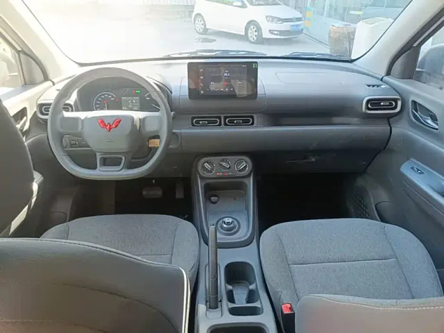 Wuling Hongguang — Фото автомобиля 9