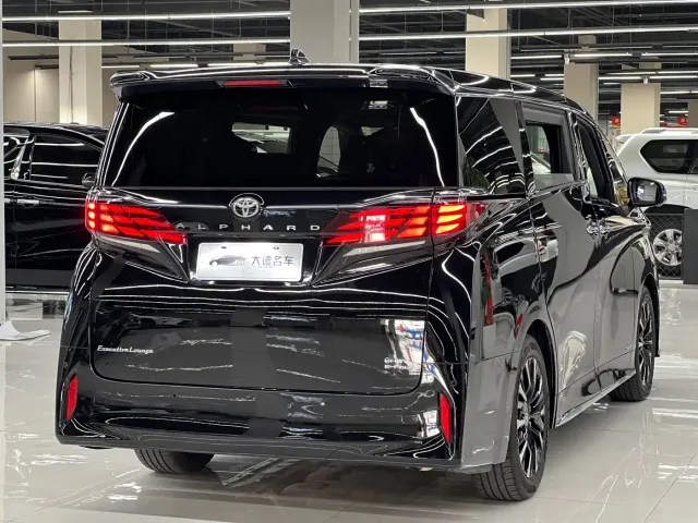 Toyota Alphard — Фото автомобиля 6