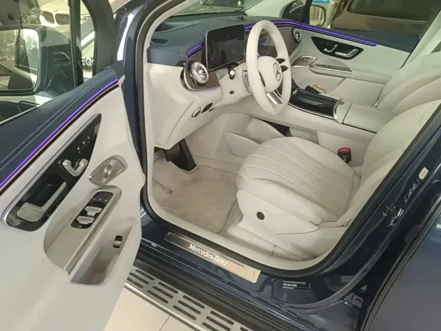 Mercedes-Benz EQE SUV — Фото автомобиля 15