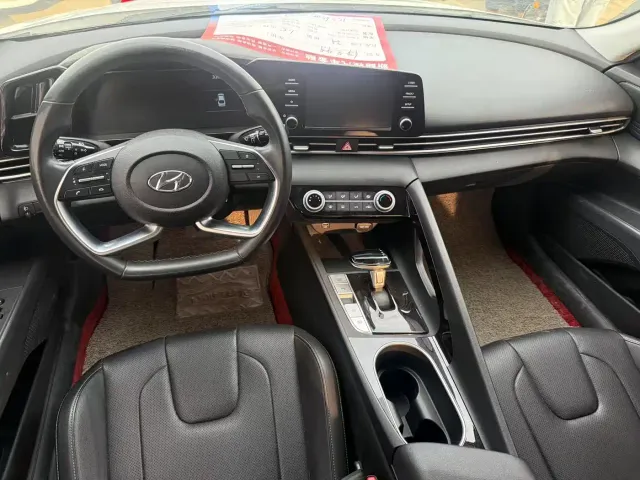 Hyundai Elantra — Фото автомобиля 6