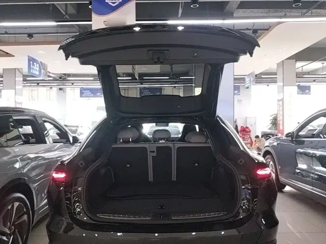 Nio EC6 — Фото автомобиля 18
