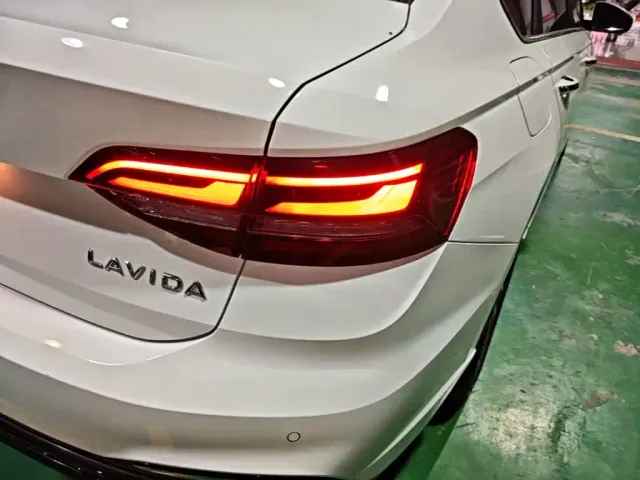 Volkswagen Lavida — Фото автомобиля 7
