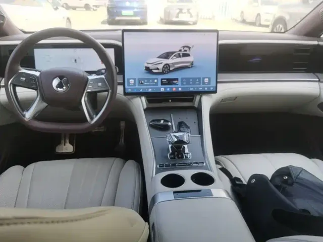 Denza Z9GT — Фото автомобиля 13