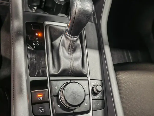 Mazda Axela — Фото автомобиля 17