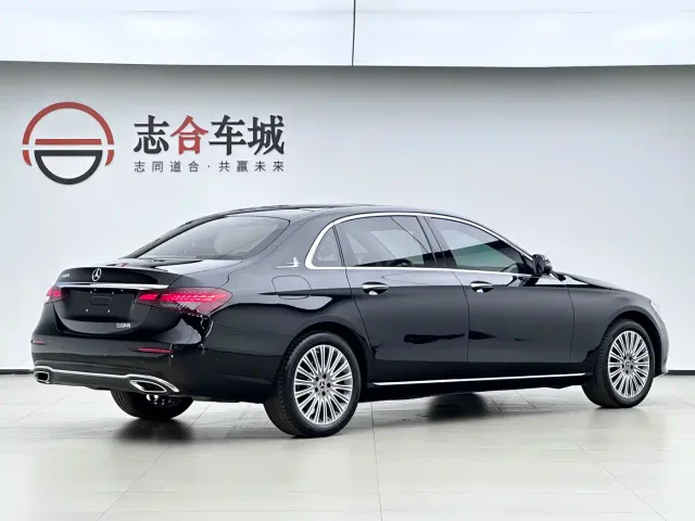 Mercedes-Benz E-Class — Фото автомобиля 4