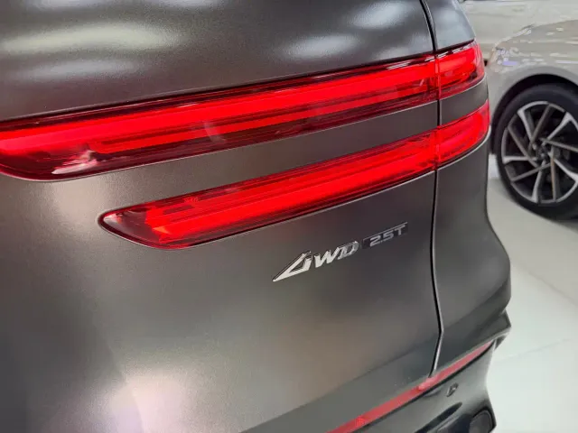Genesis GV70 — Фото автомобиля 23