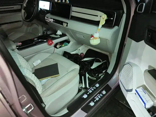 Geely ICON — Фото автомобиля 11