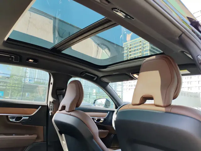 Volvo S90 — Фото автомобиля 14