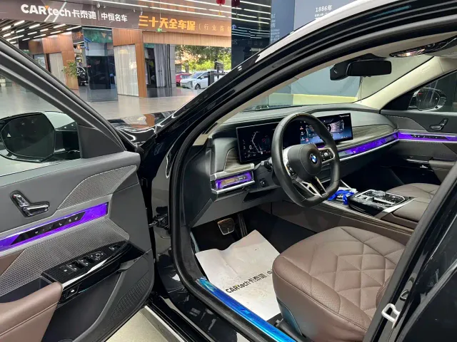 BMW 7 Series — Фото автомобиля 7