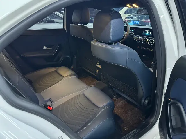 Mercedes-Benz A-Class — Фото автомобиля 15