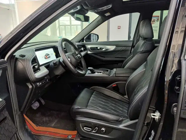 GAC Trumpchi GS8 — Фото автомобиля 7