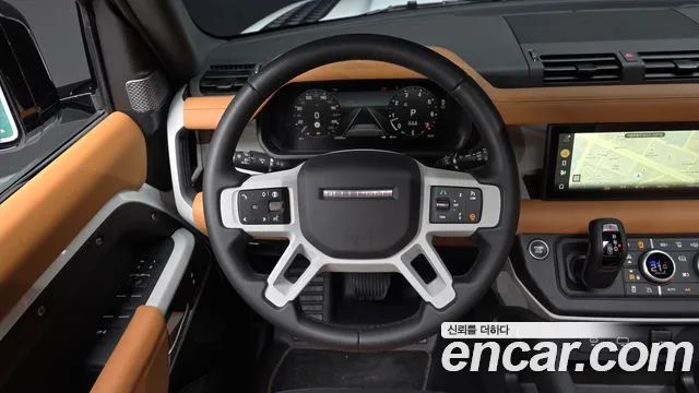 Land Rover Defender — Фото автомобиля 13